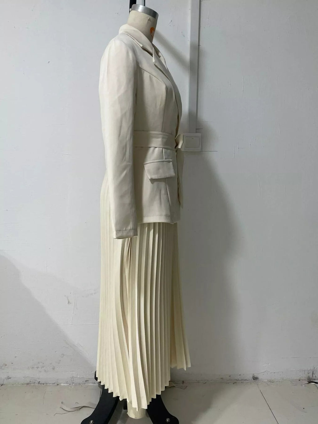 Blazer-Style Pleated Midi Dress by Ilvira – view 9