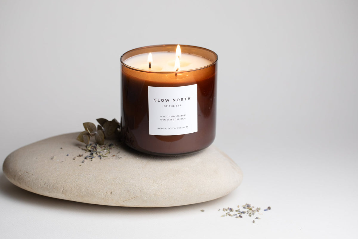 Of The Sea (Eucalyptus + Lavender + Peppermint) - Signature 3-Wick Candle by Slow North – view 7