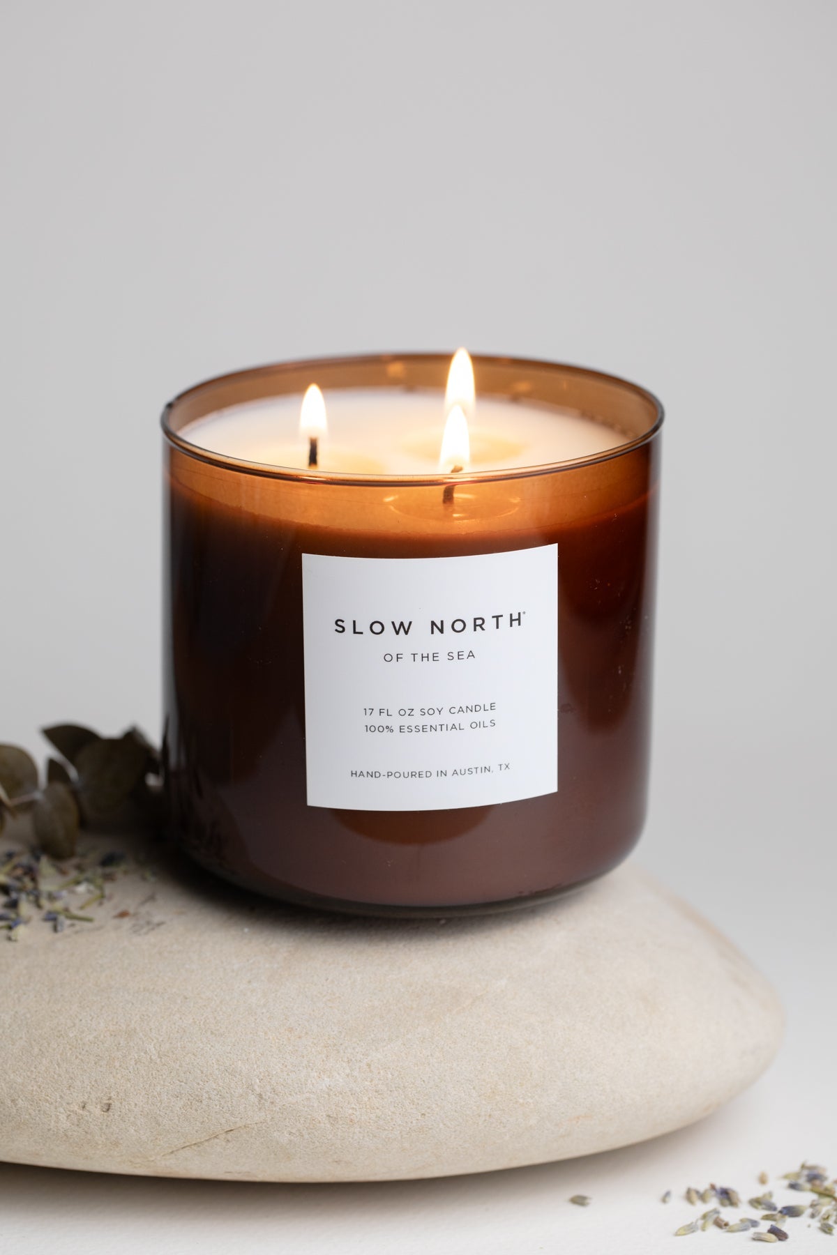 Of The Sea (Eucalyptus + Lavender + Peppermint) - Signature 3-Wick Candle by Slow North – view 5
